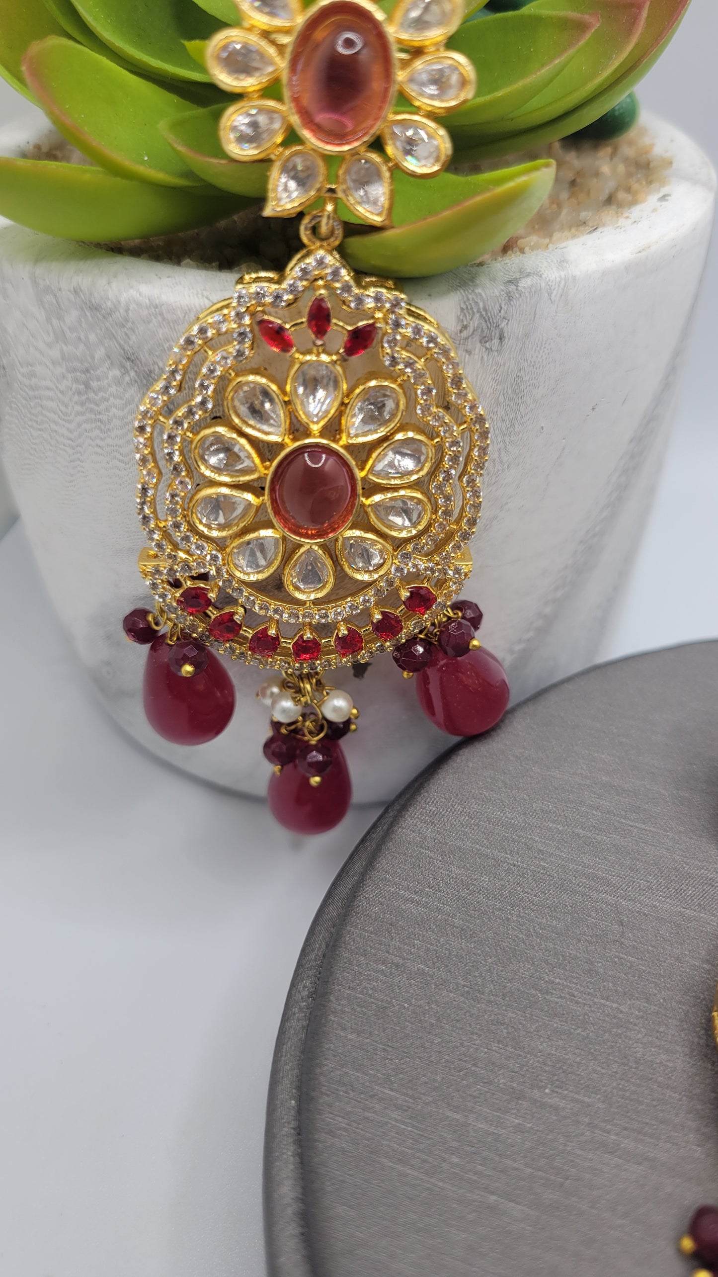 Tyaani kundan earrings