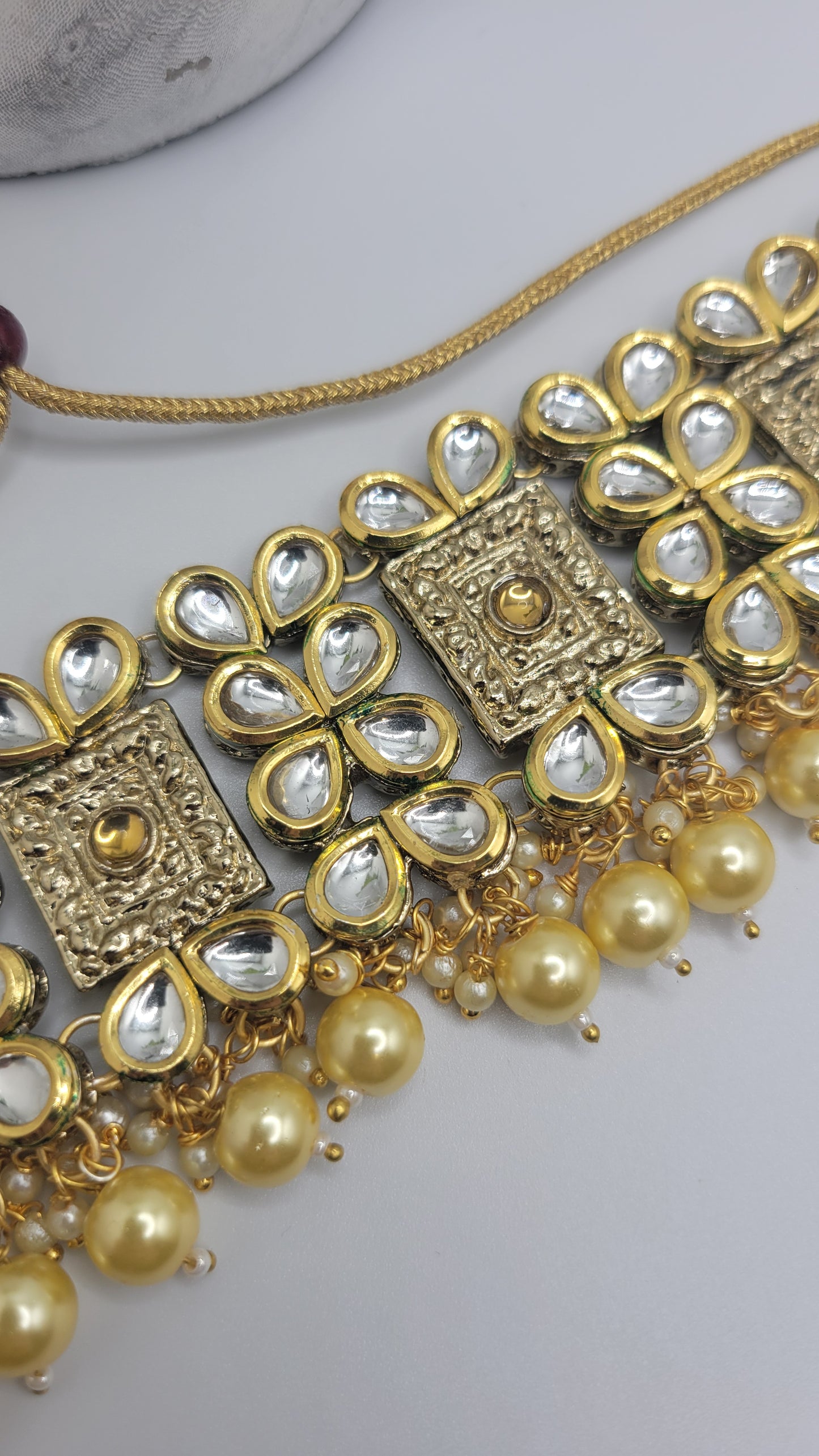 Kundan choker
