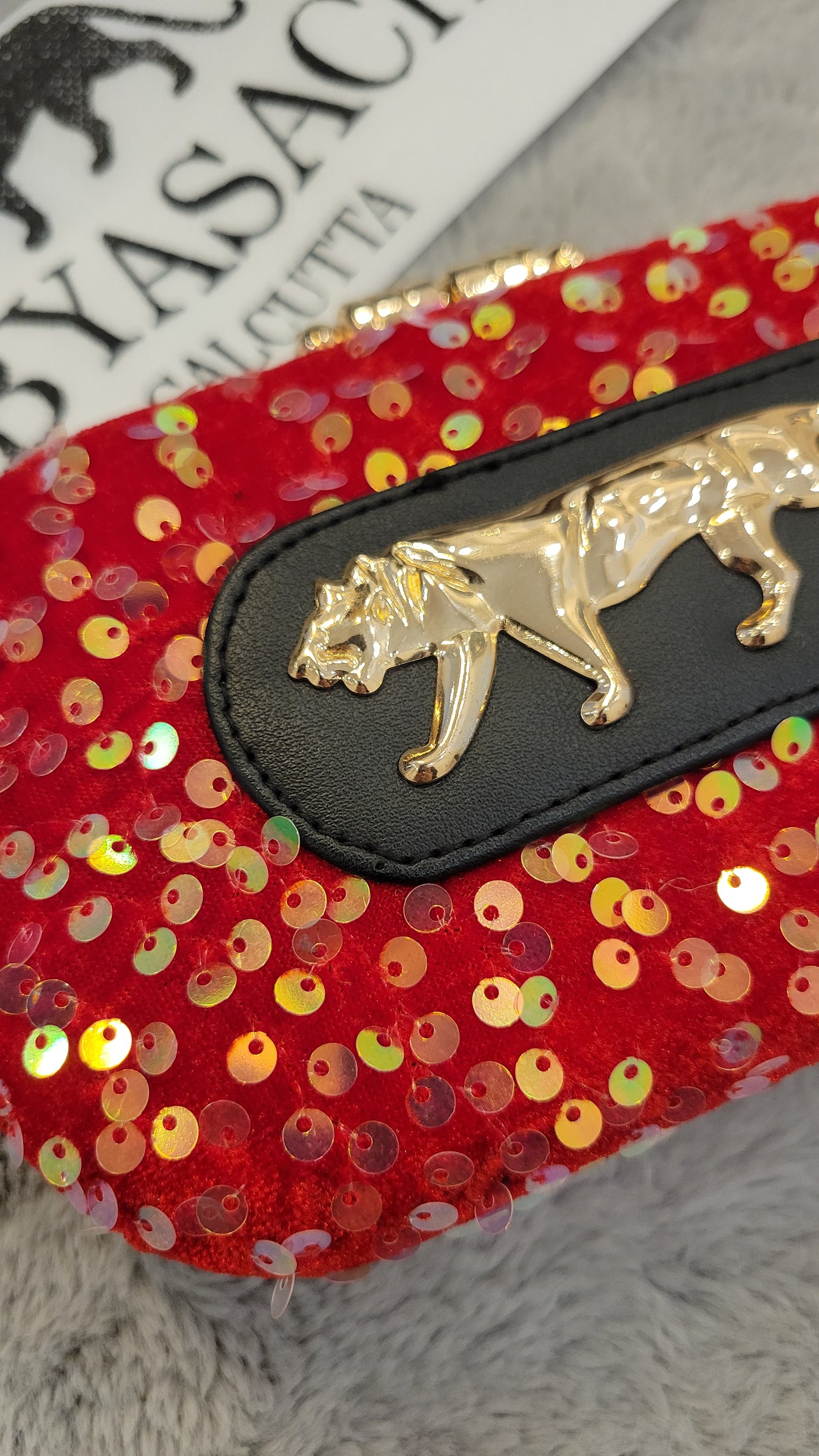 Sequins clutch