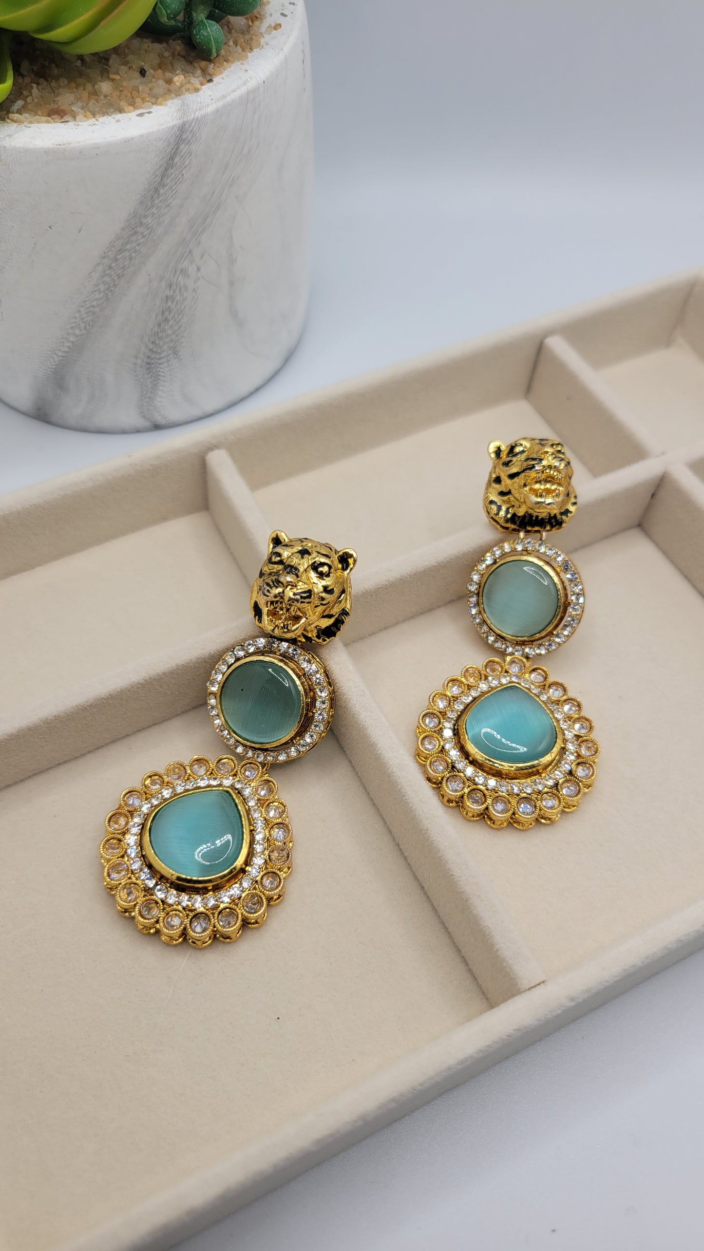 Sabya-like earrings