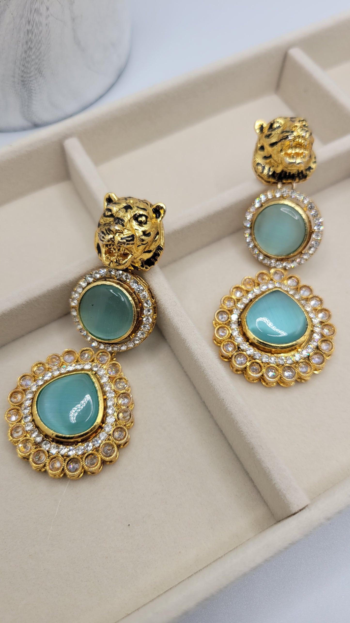 Sabya-like earrings