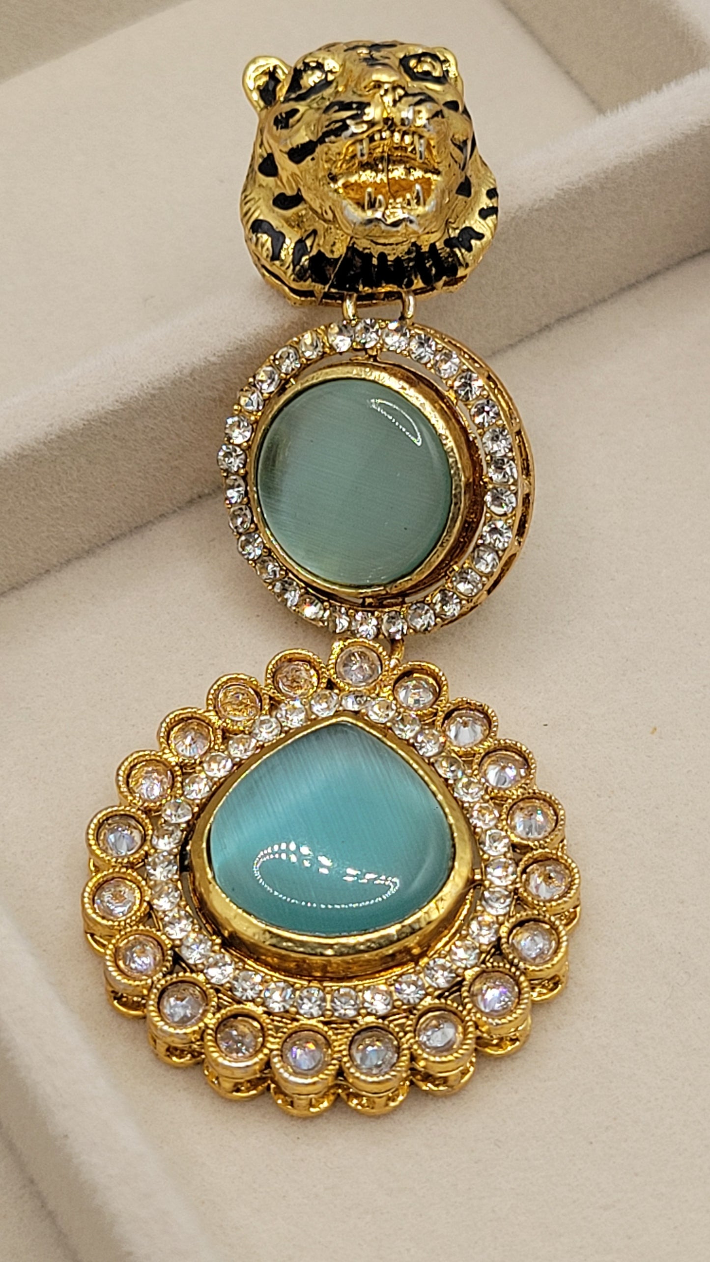 Sabya-like earrings