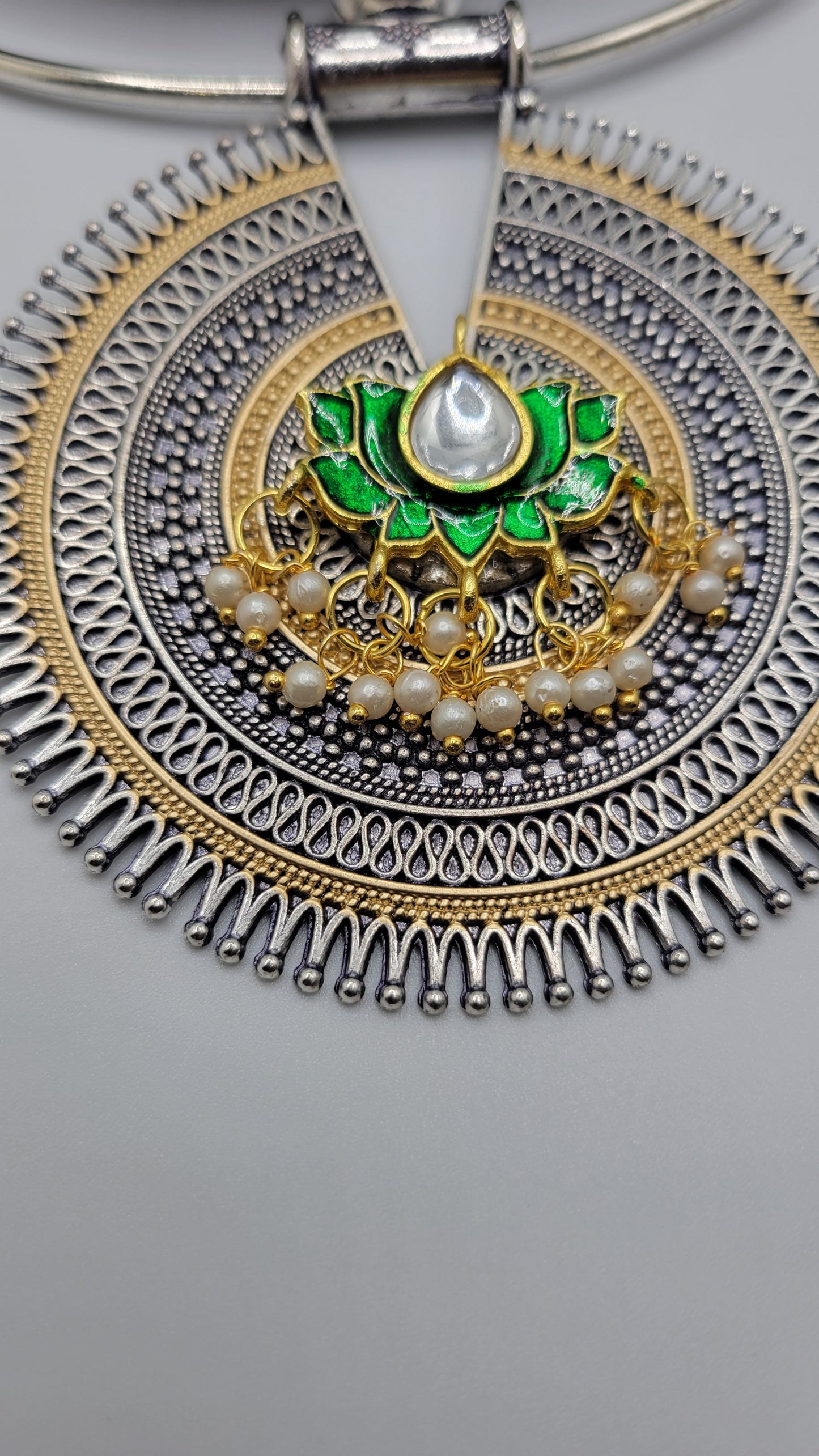 Silver plated kundan hasli