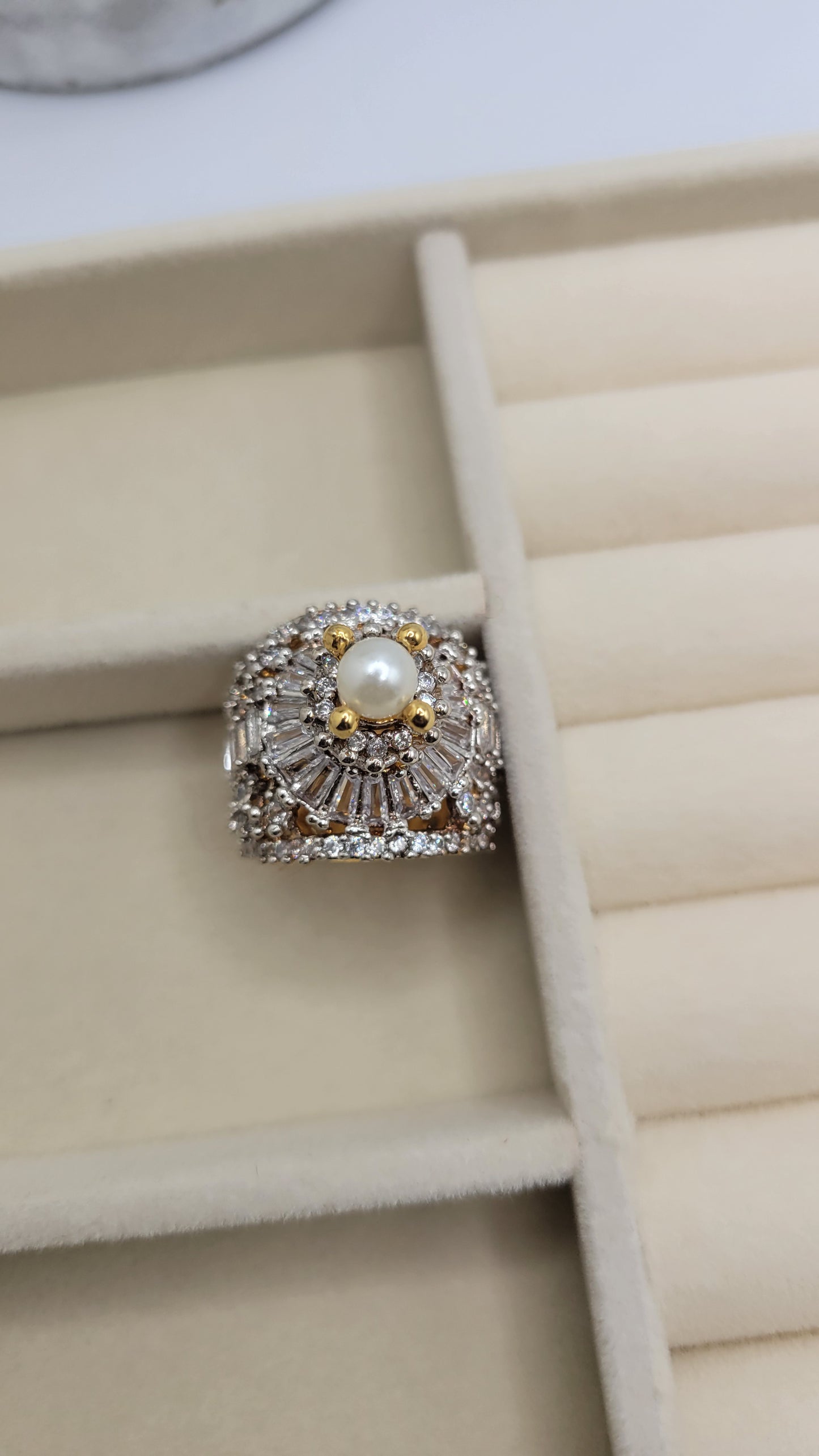 Zircon Pearl Ring