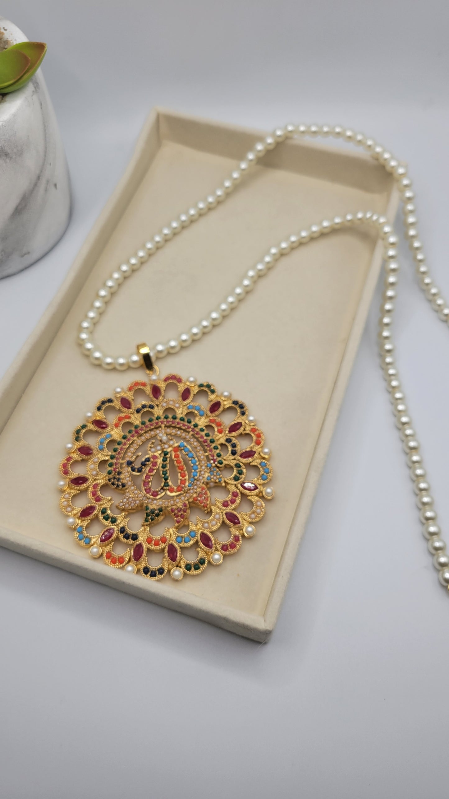 Calligraphy pearl necklace