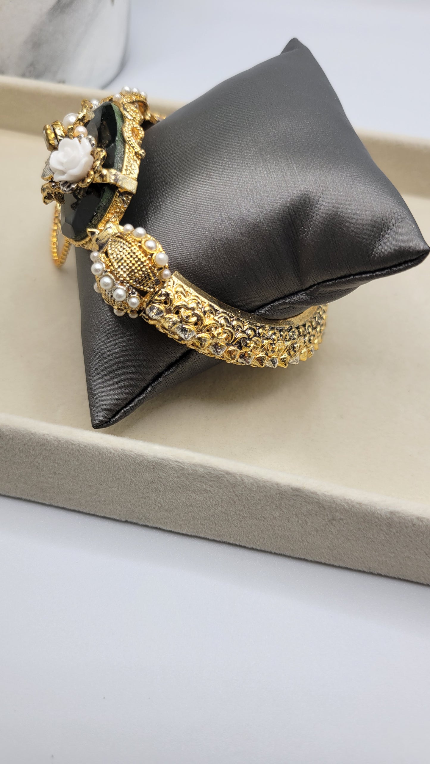 Doublet bangle