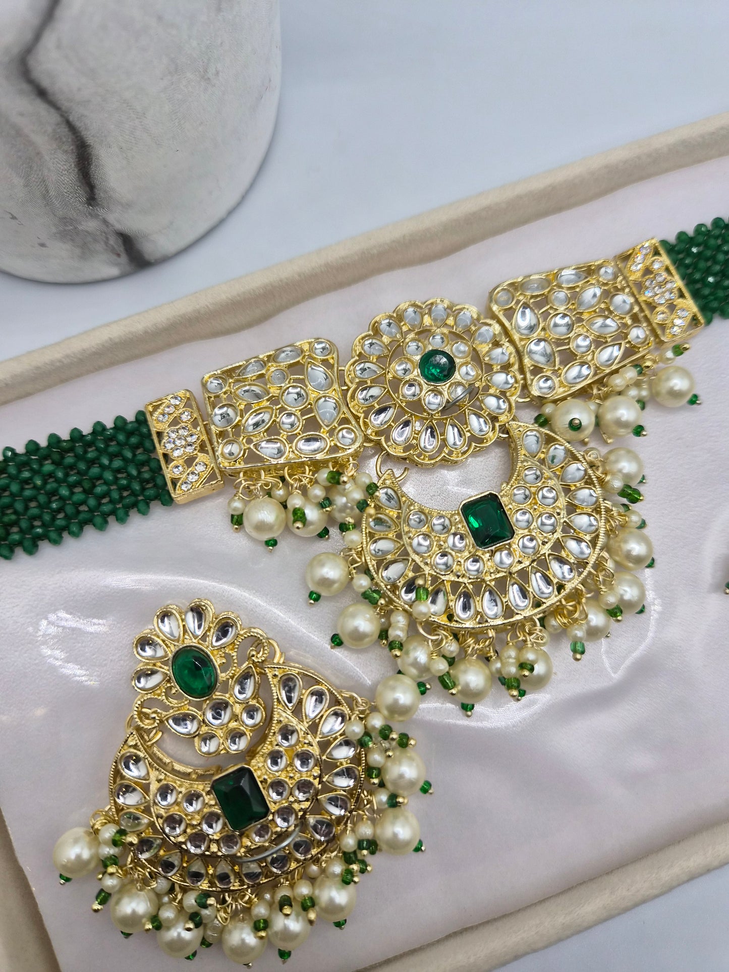 Kundan choker