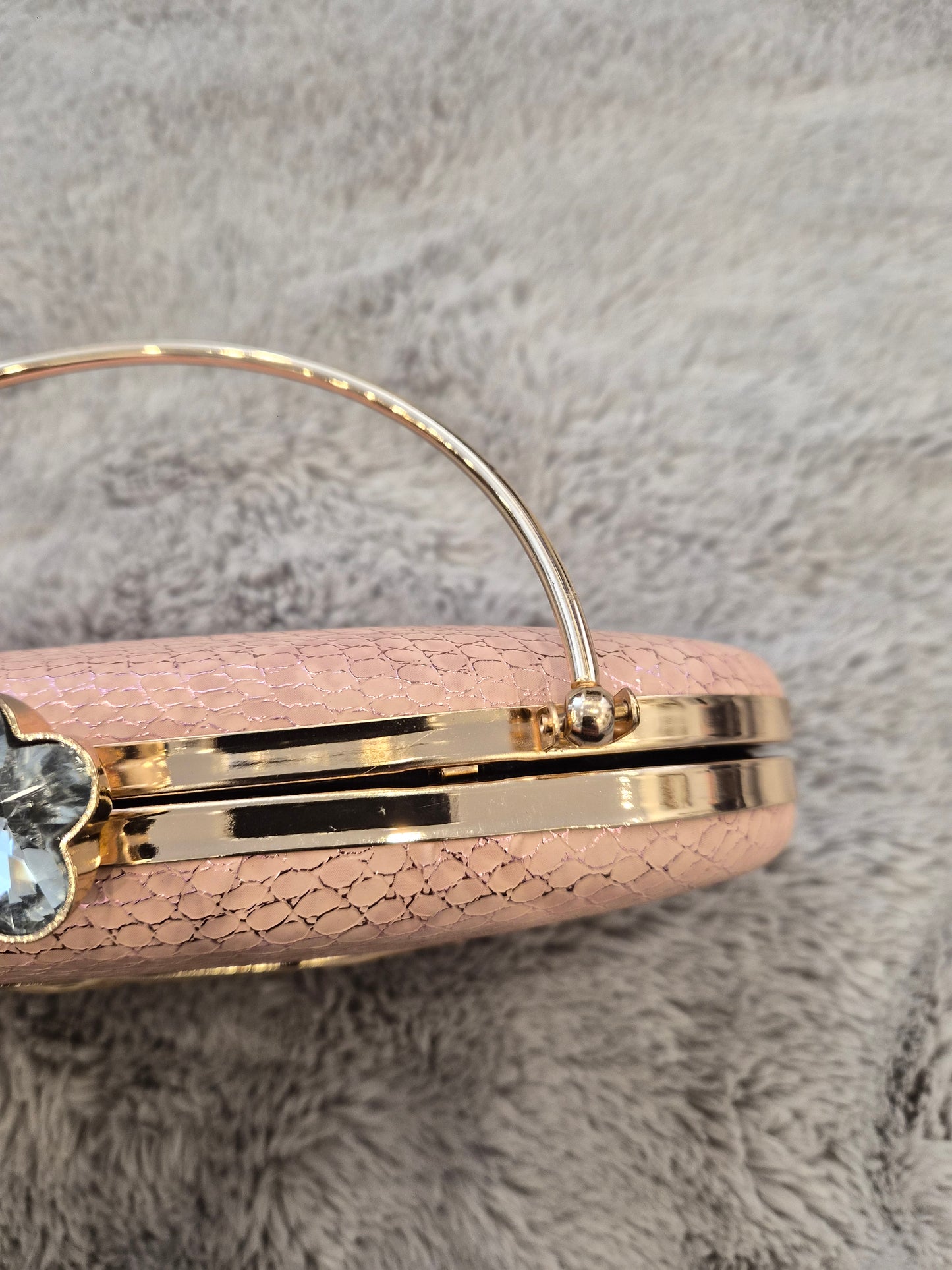 IP - Pink clutch