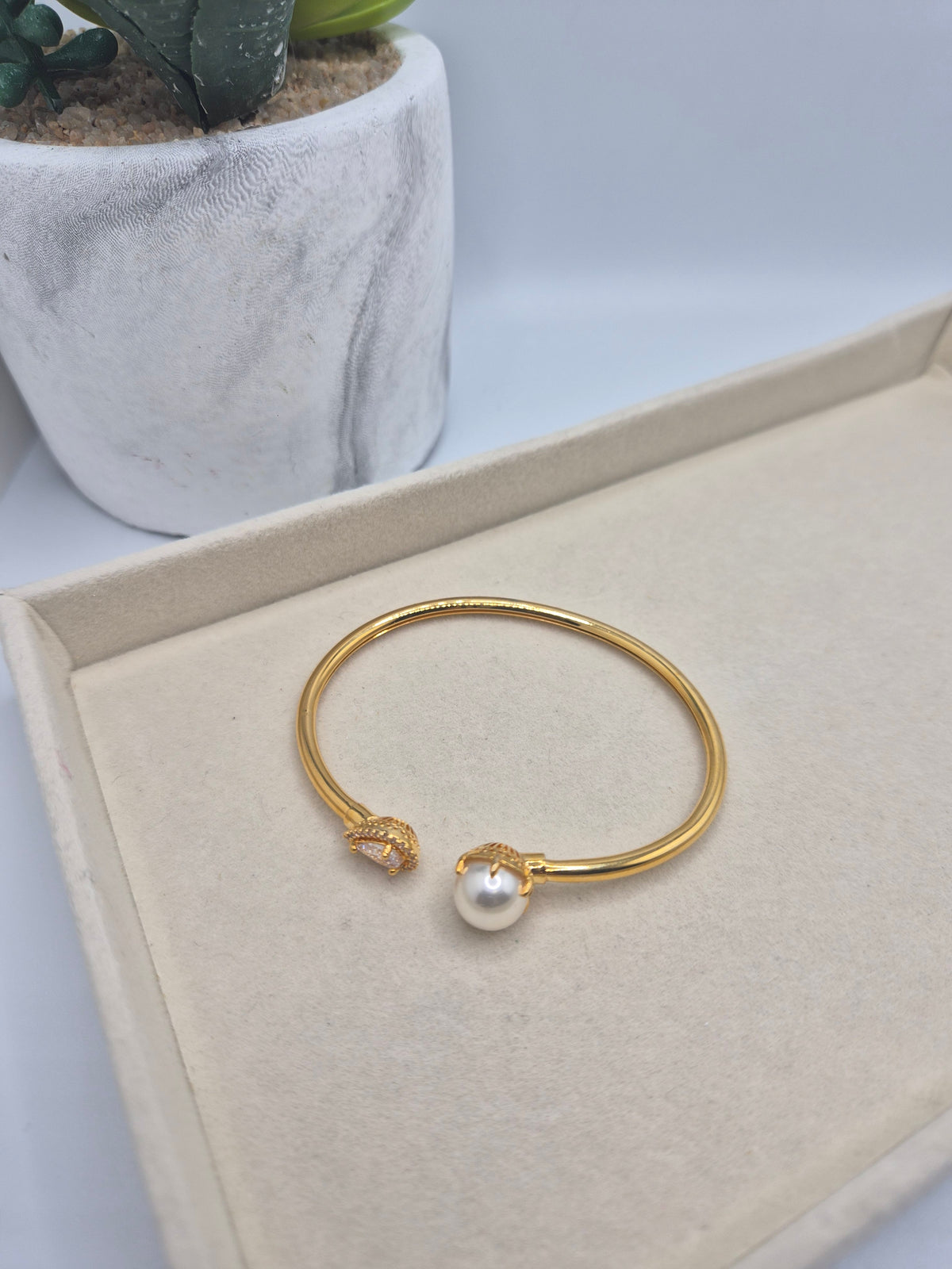 AD pearl bangle