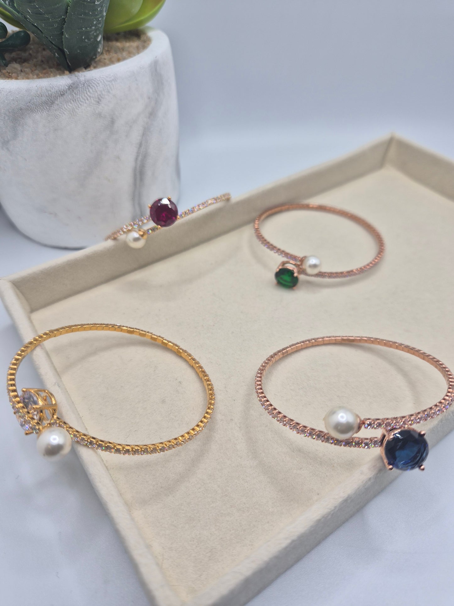 Twist bangle