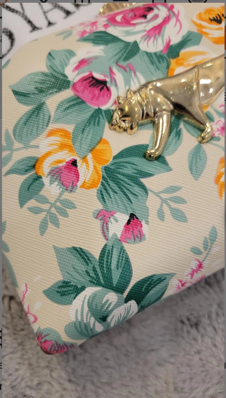 Sabyasachi-like clutch