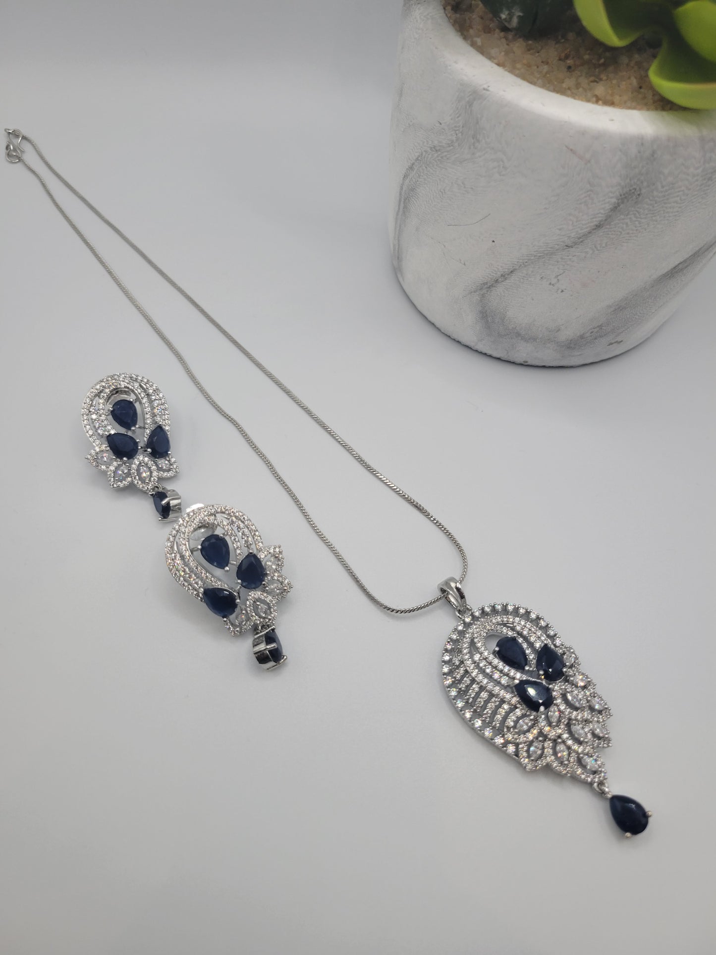 Rhodium Sapphire Pendant Set