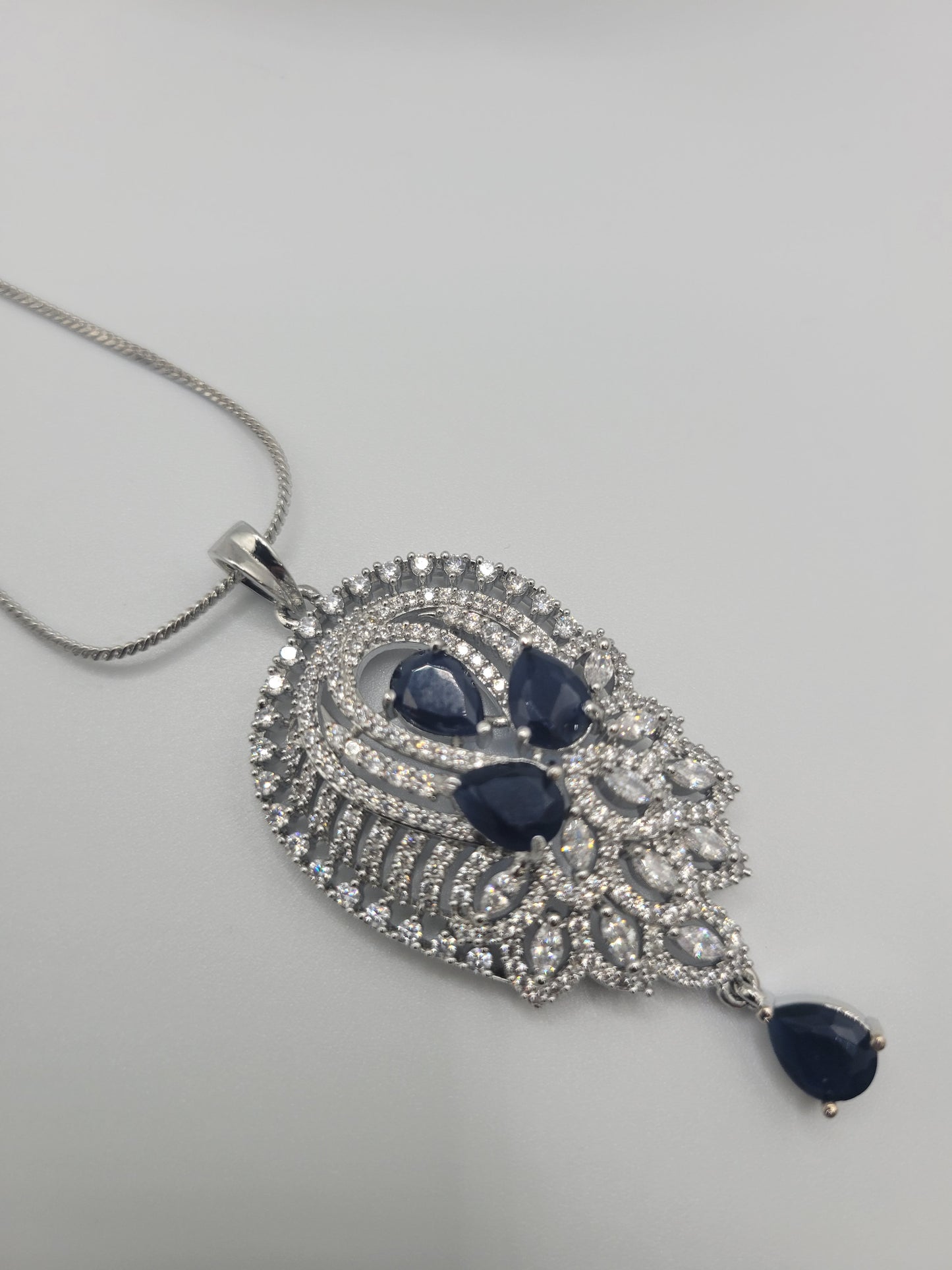 Rhodium Sapphire Pendant Set