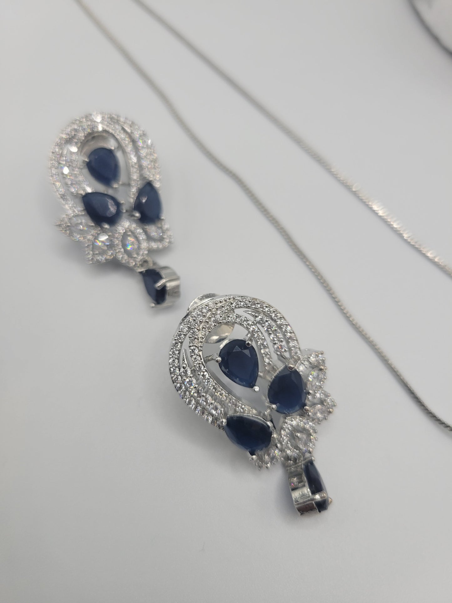 Rhodium Sapphire Pendant Set