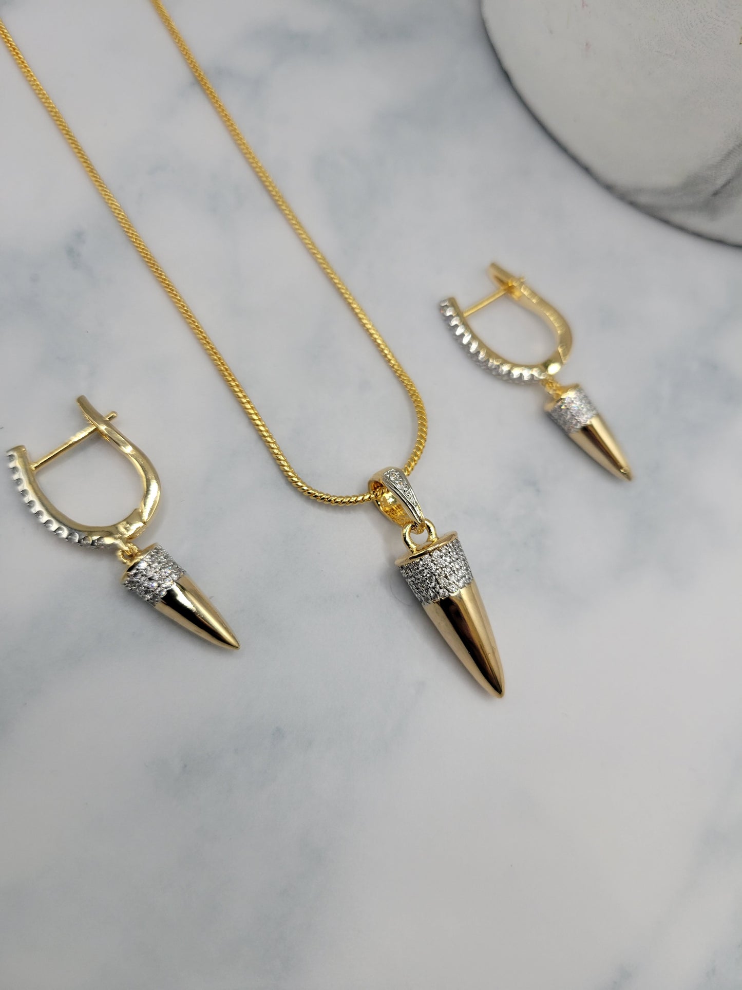 Cone pendant set