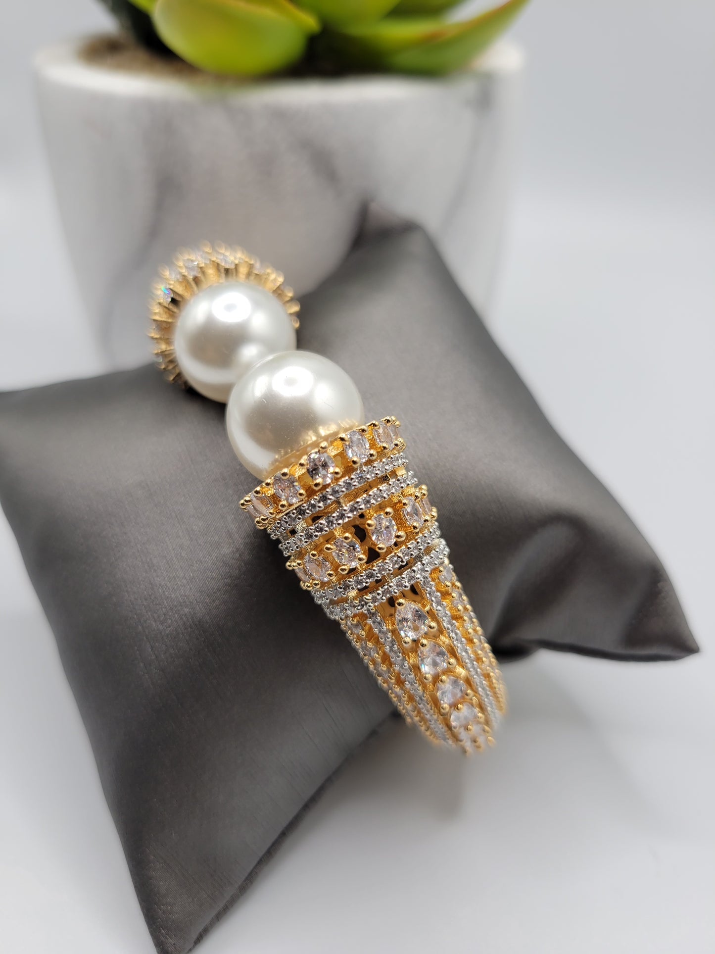 Pearl AD bangle