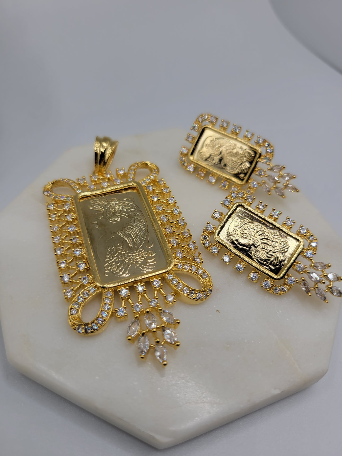 Coin pendant set