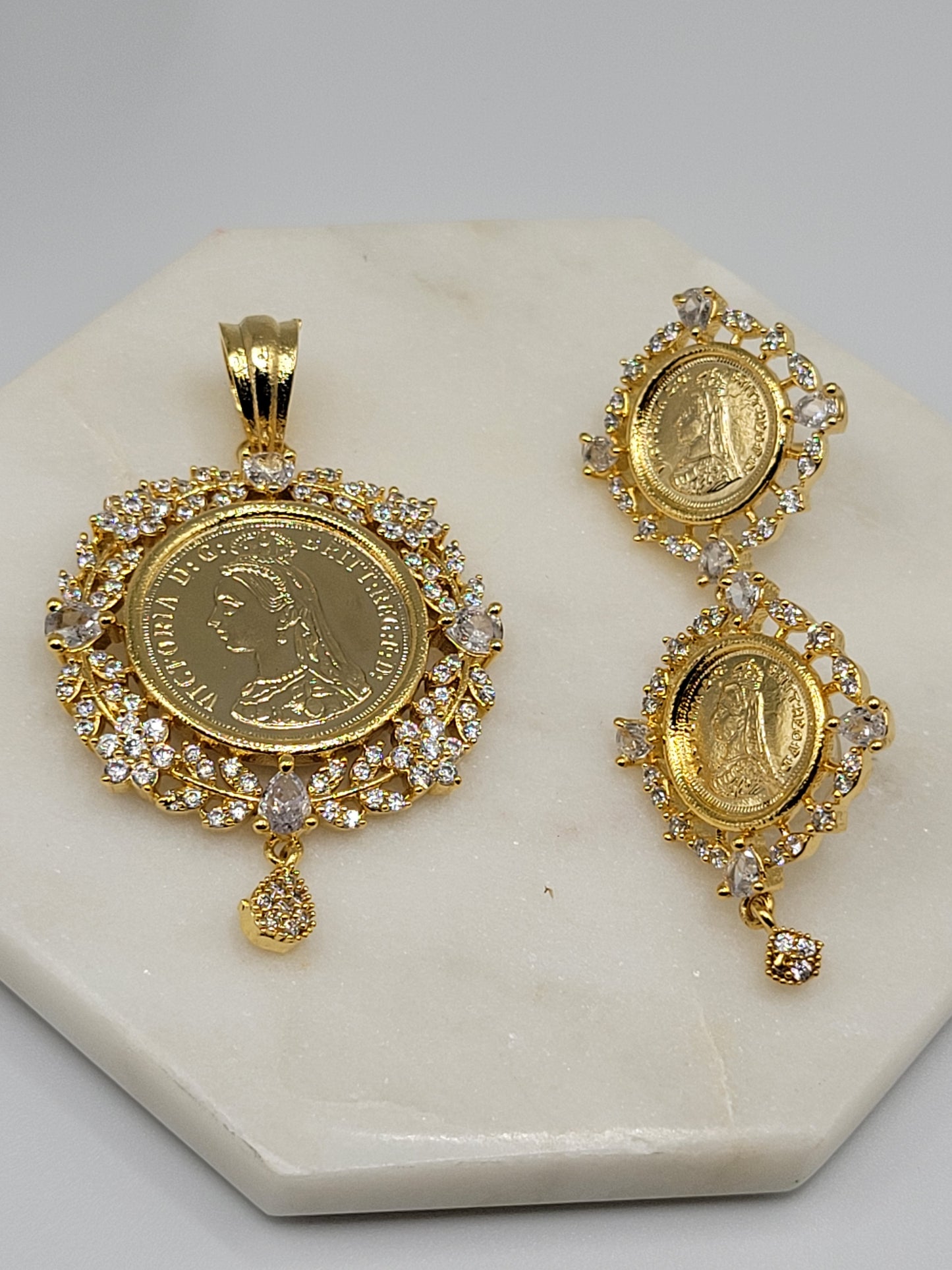 Coin pendant set