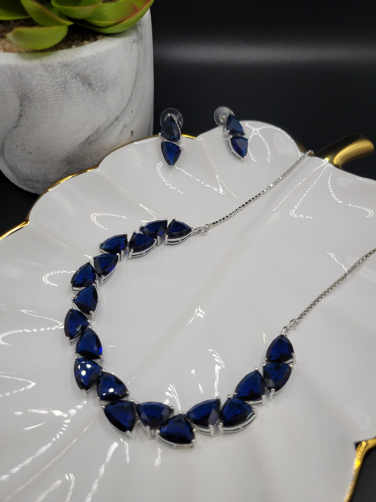 Glass set royal blue