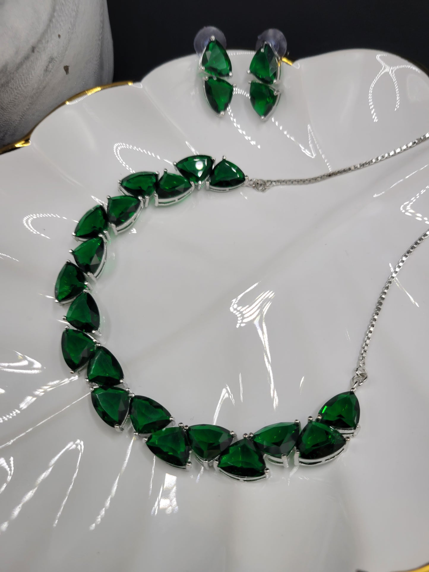 Glass set emerald