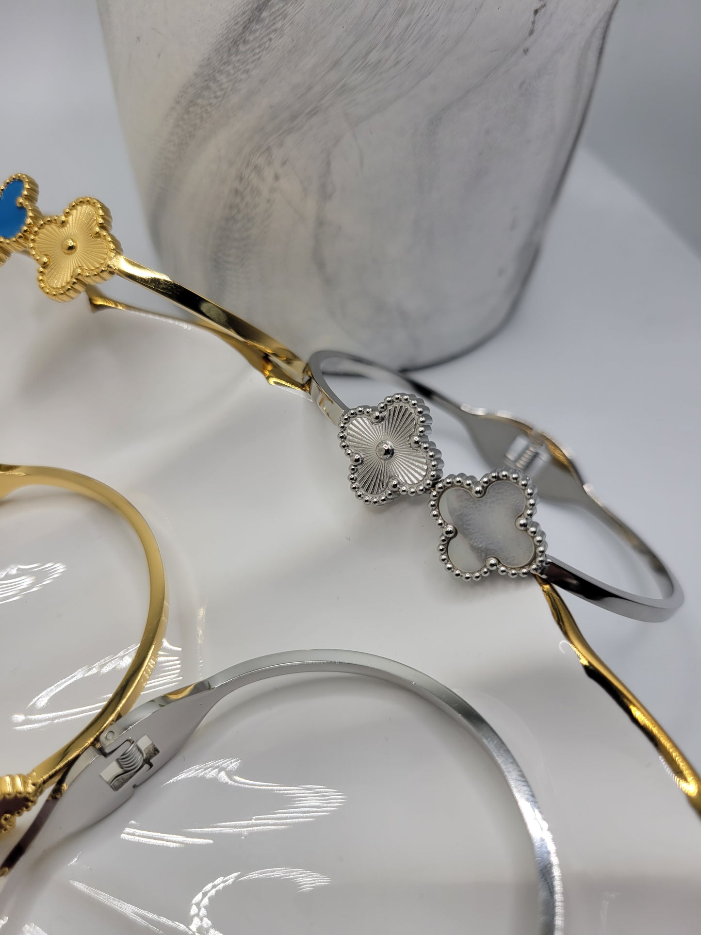 Clover bangle