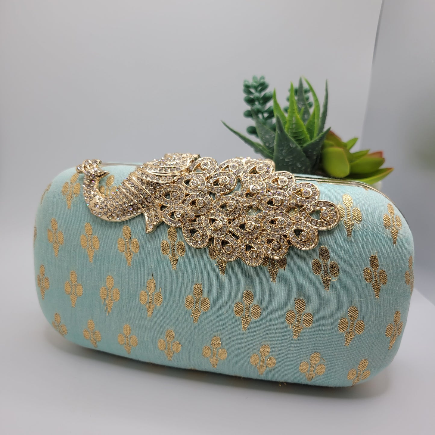 Peacock clasp clutch - IP