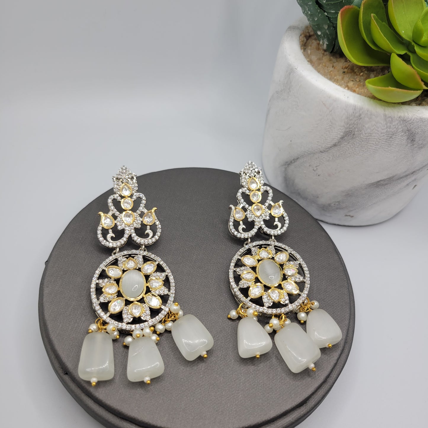 Tyaani kundan earrings