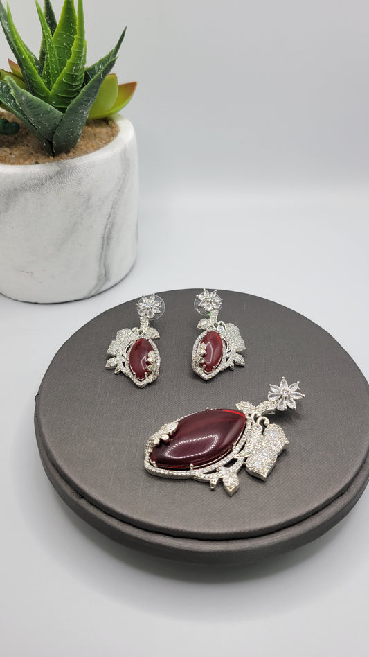 Ruby red pendant set