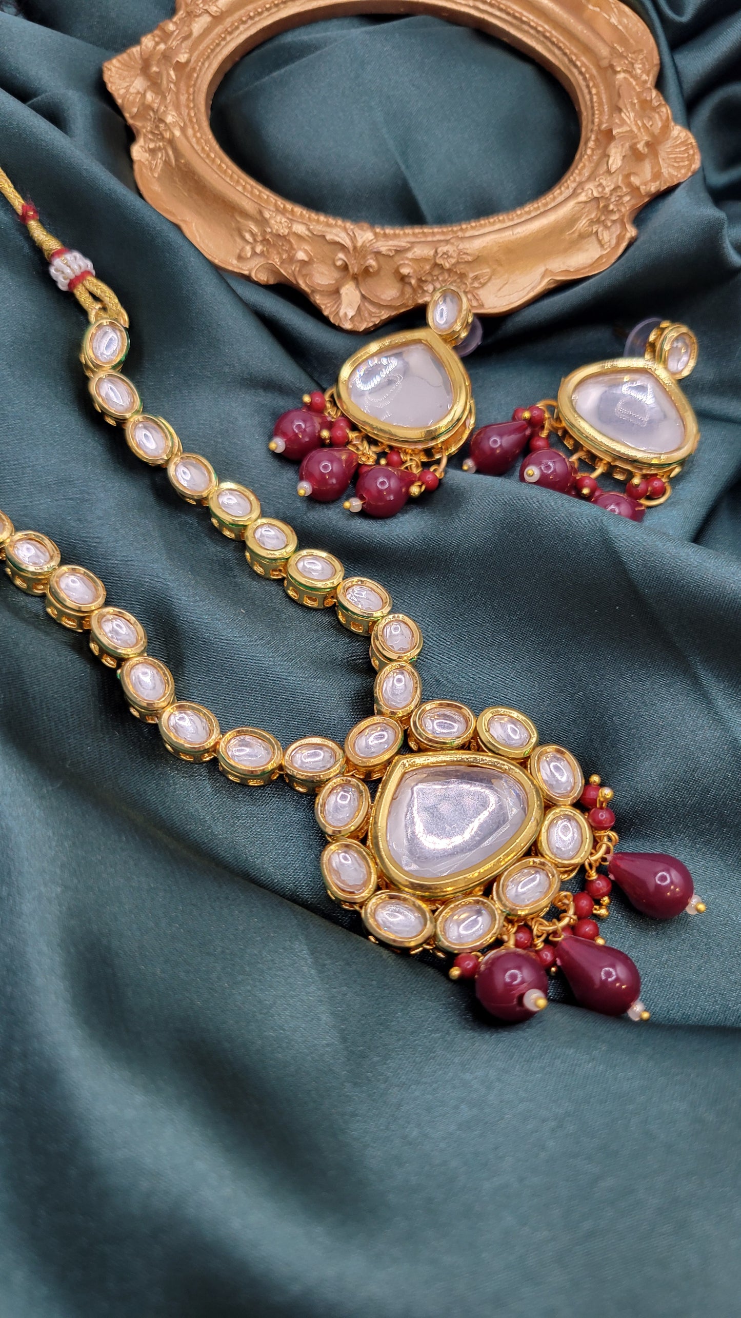 Red kundan set