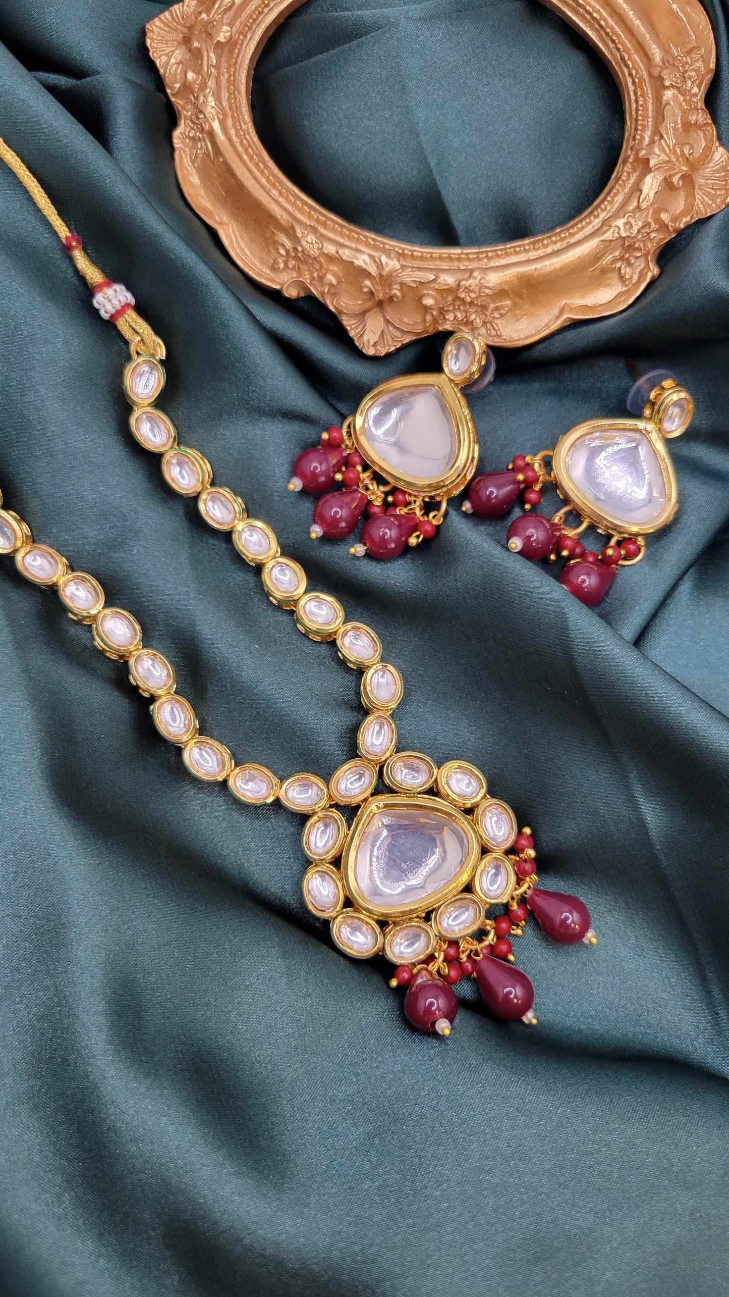 Red kundan set