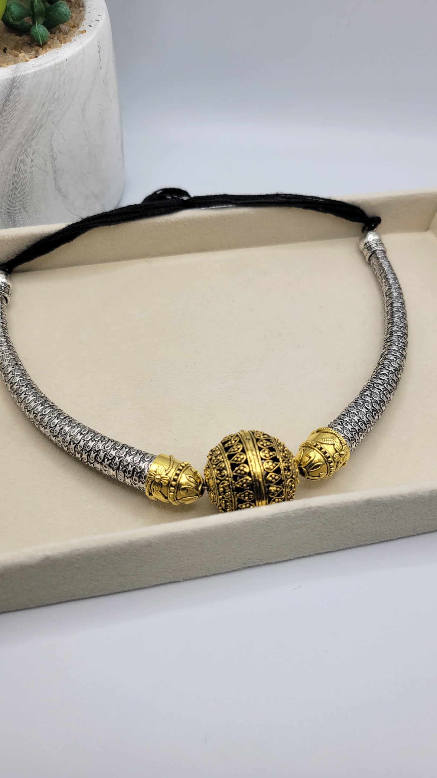 Two-toned oxidized hasli