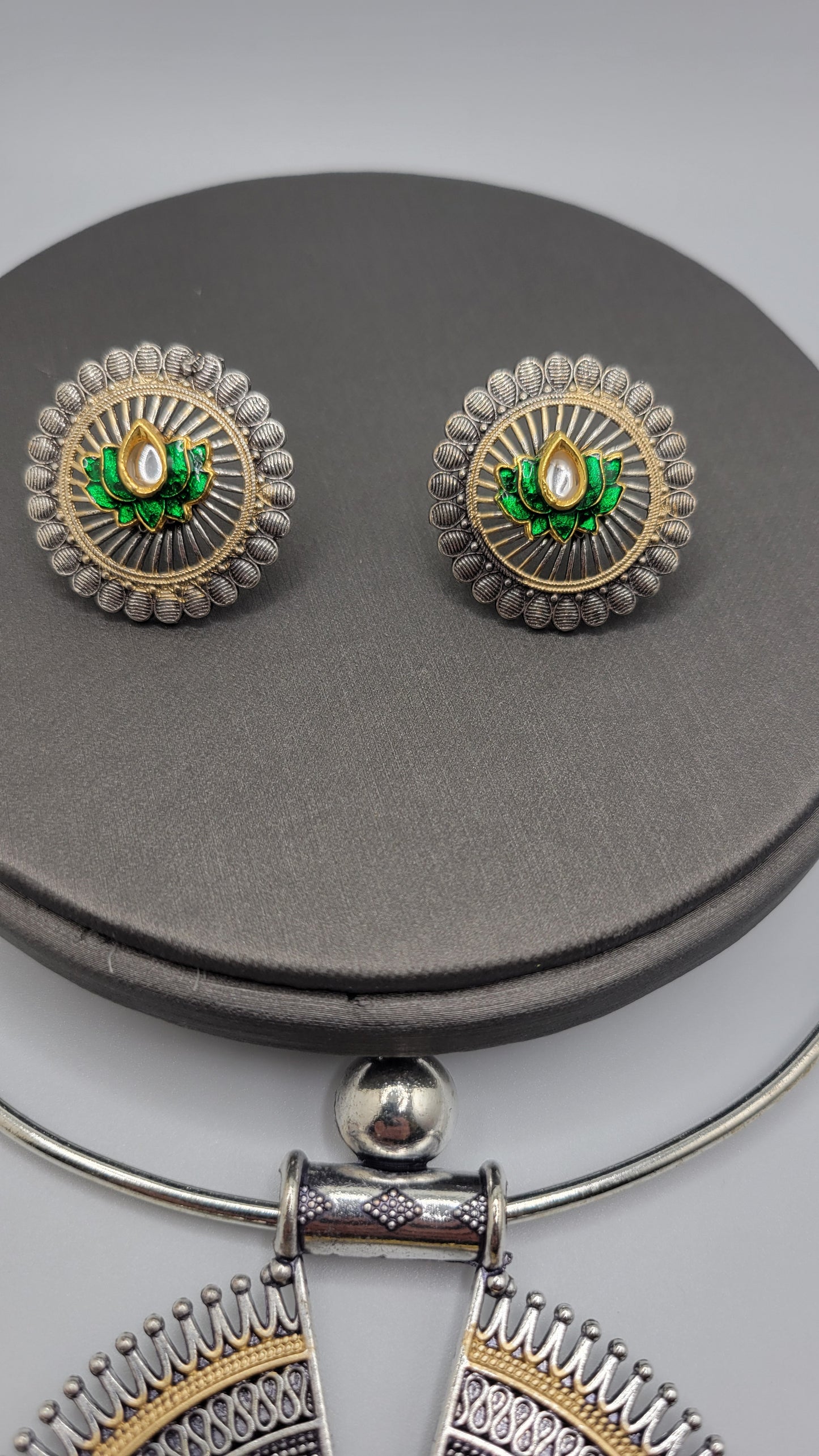 Silver plated kundan hasli