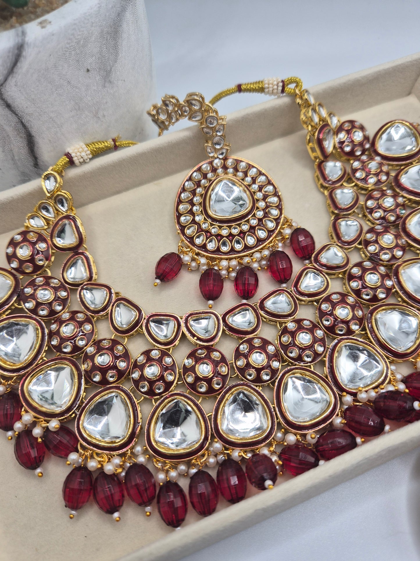 Kundan and lac set