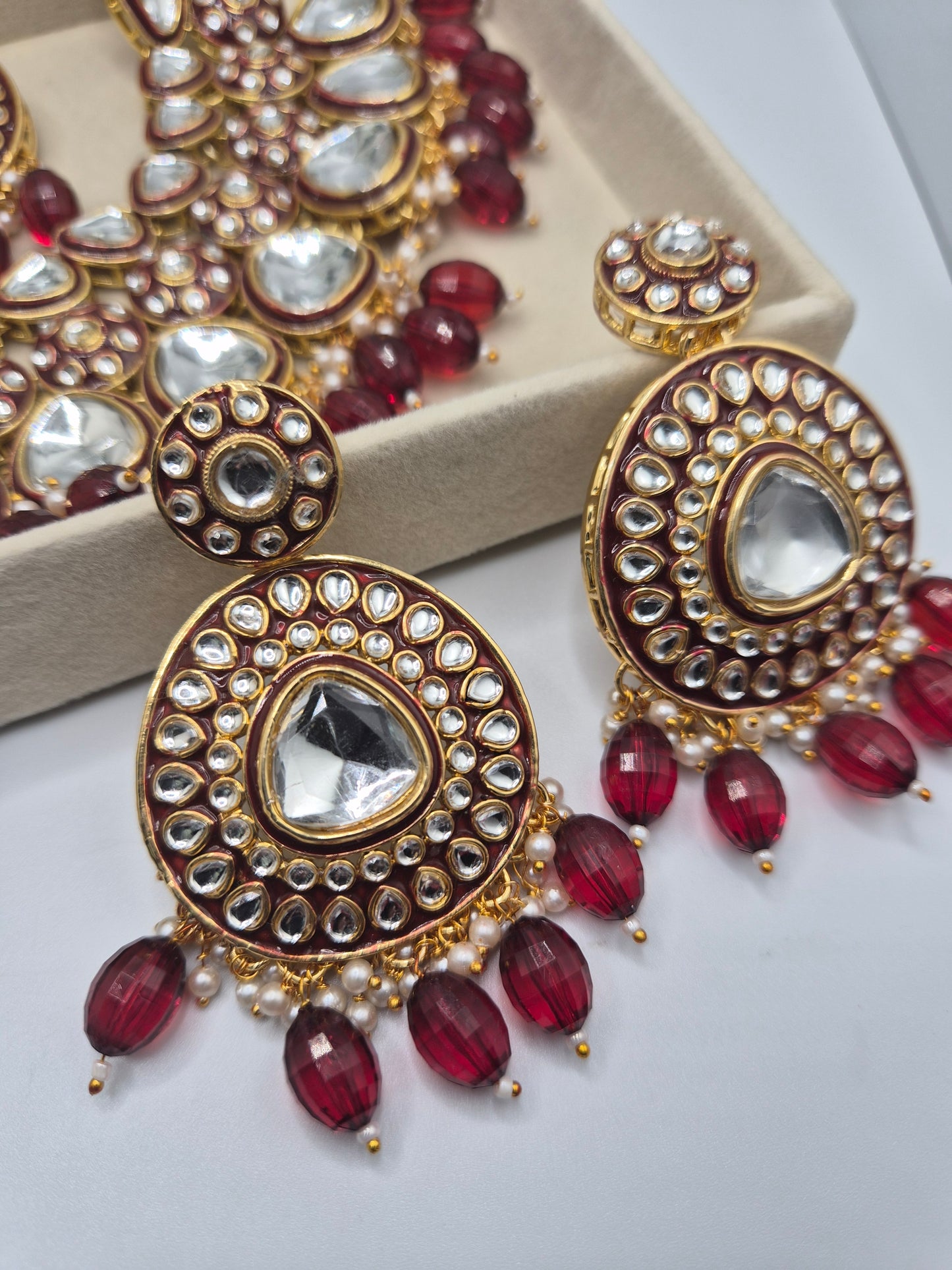 Kundan and lac set