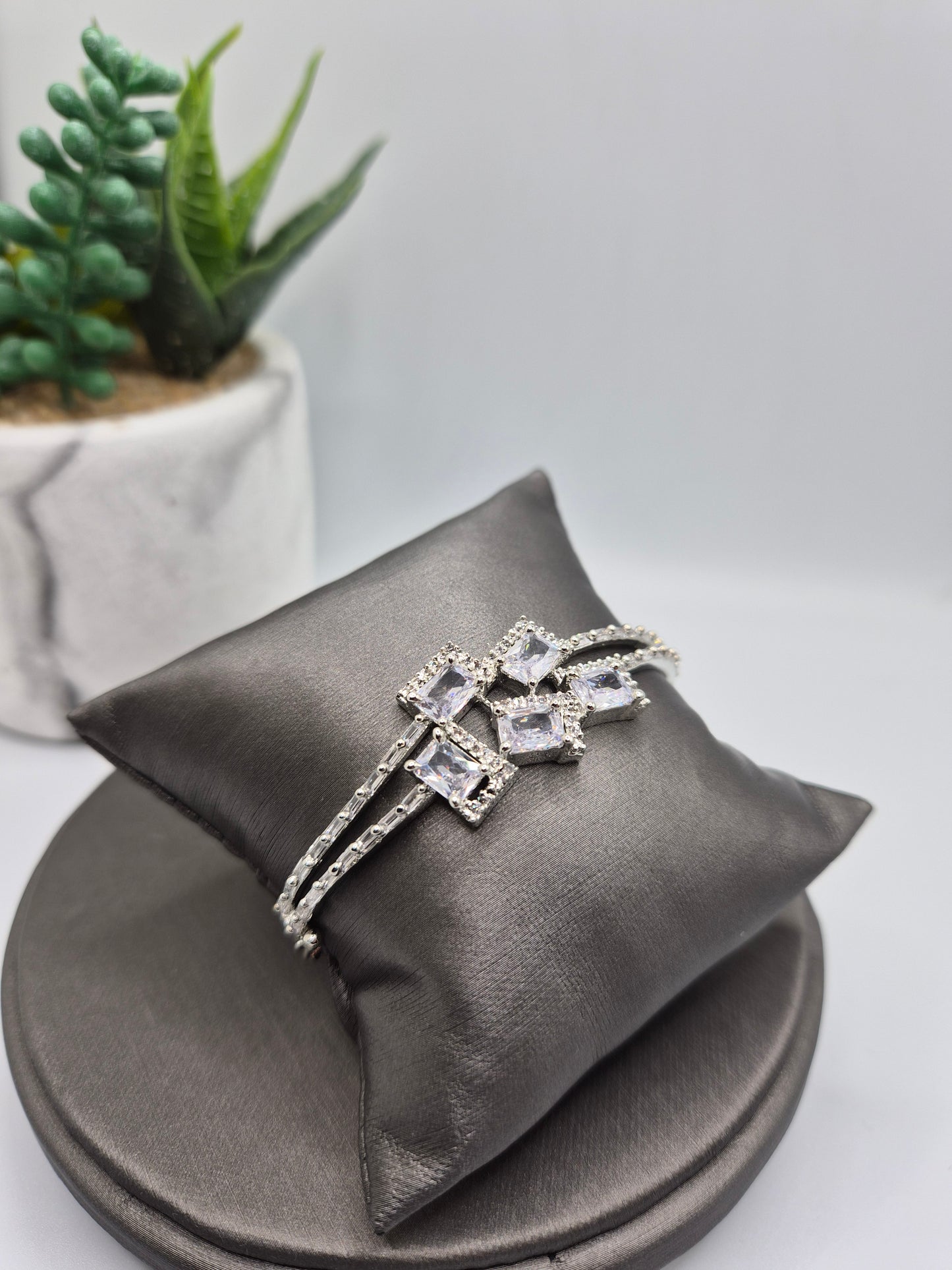 Baguette bangle