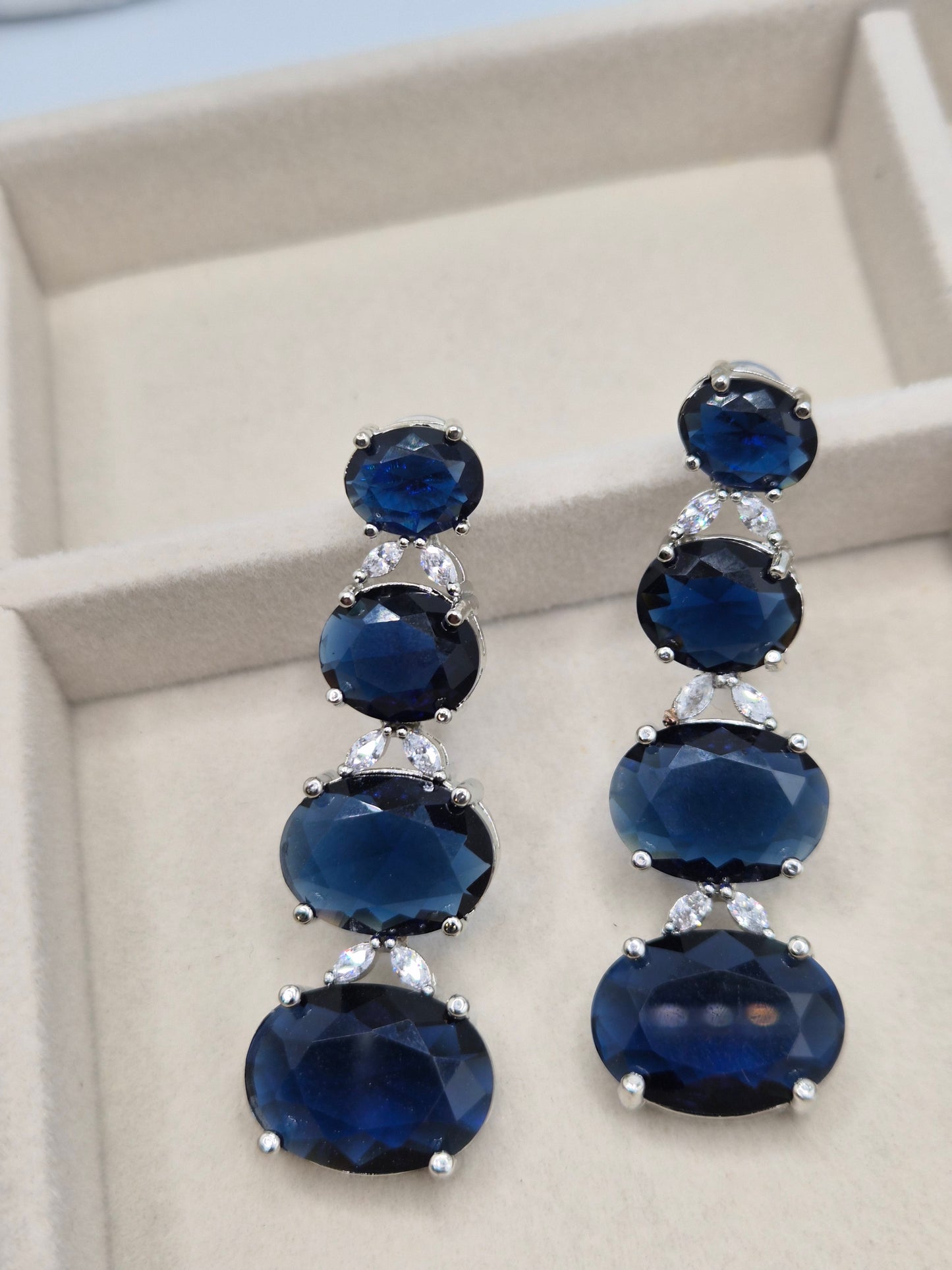Dangle earrings
