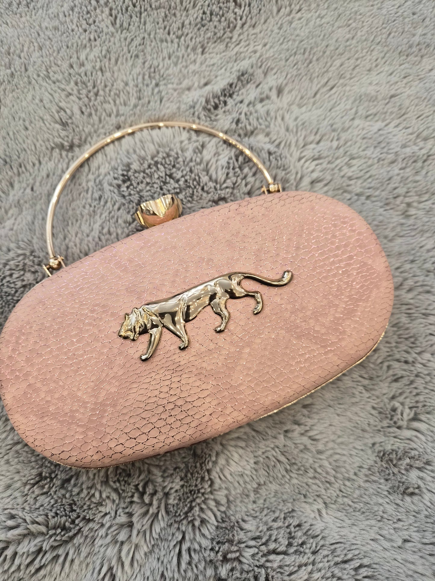 IP - Pink clutch