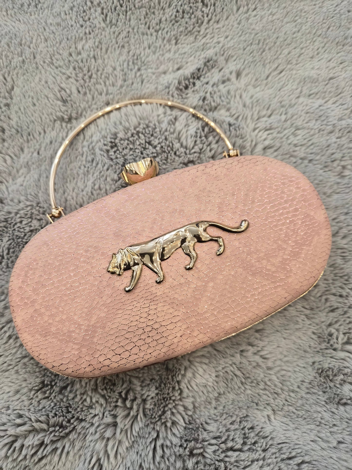 IP - Pink clutch