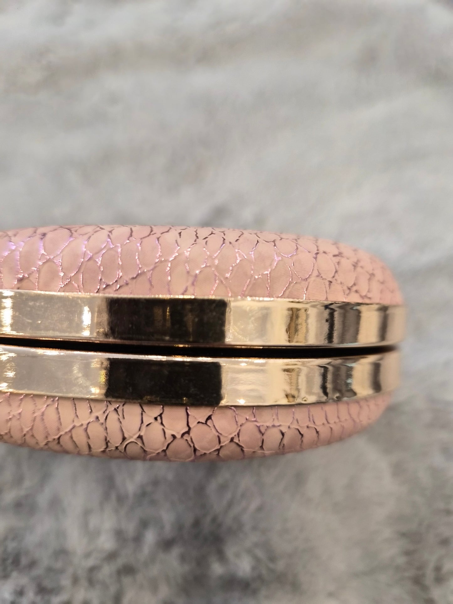 IP - Pink clutch