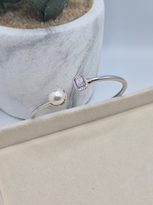 AD pearl bangle