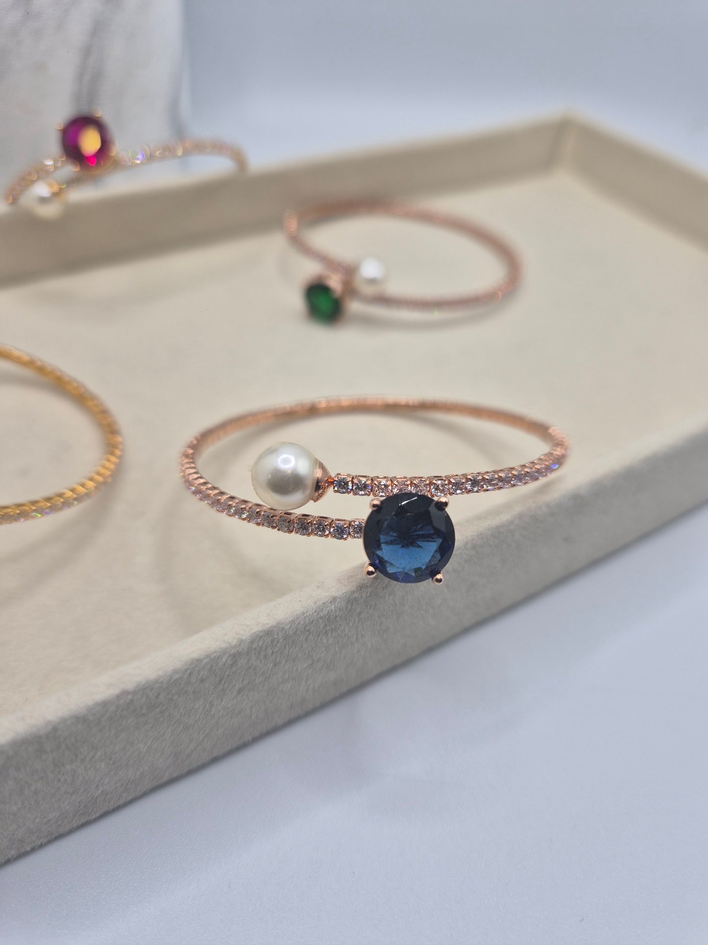 Twist bangle