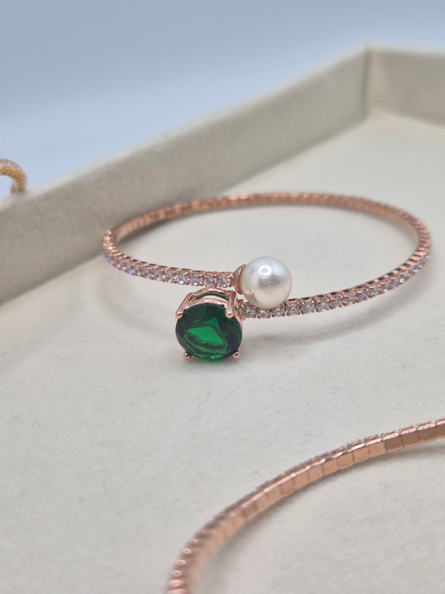 Twist bangle