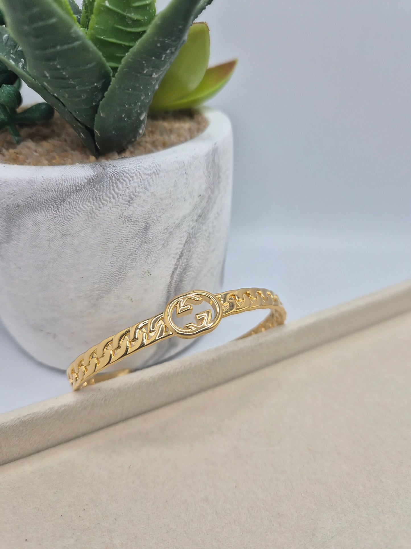Gold bangle