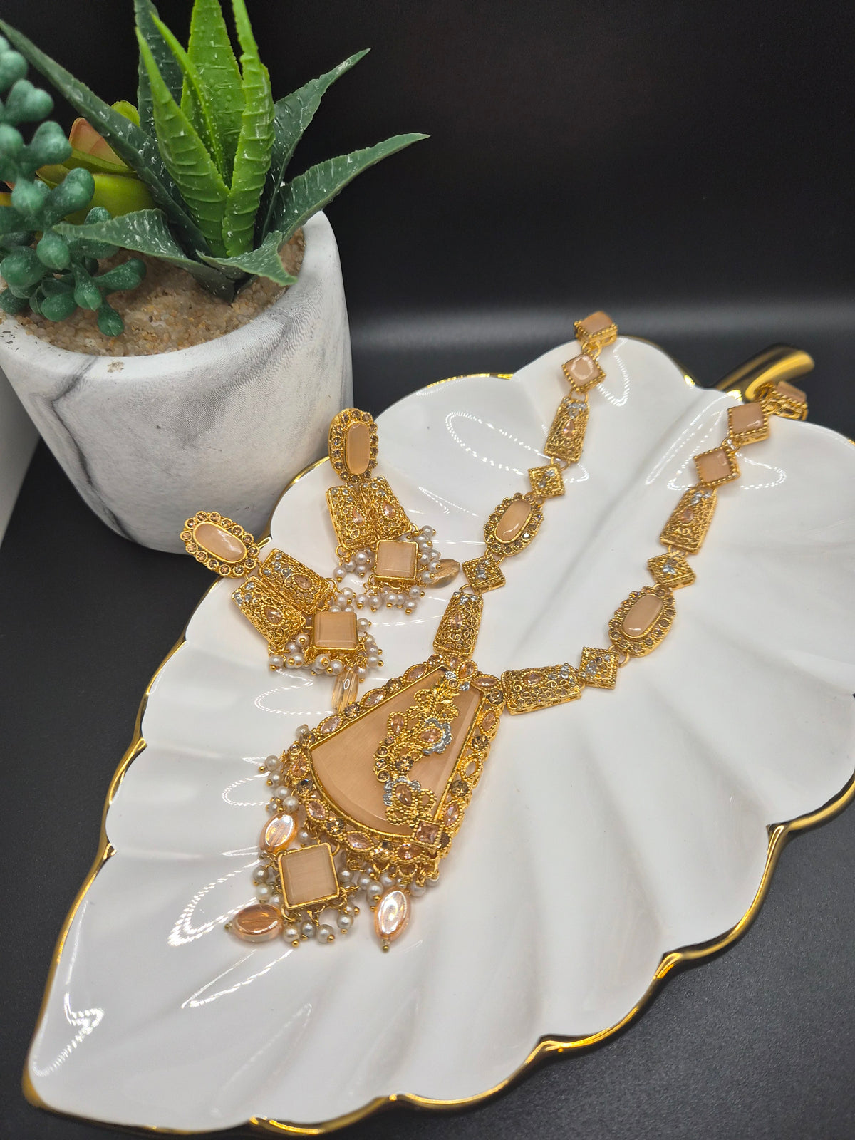 Traditional set