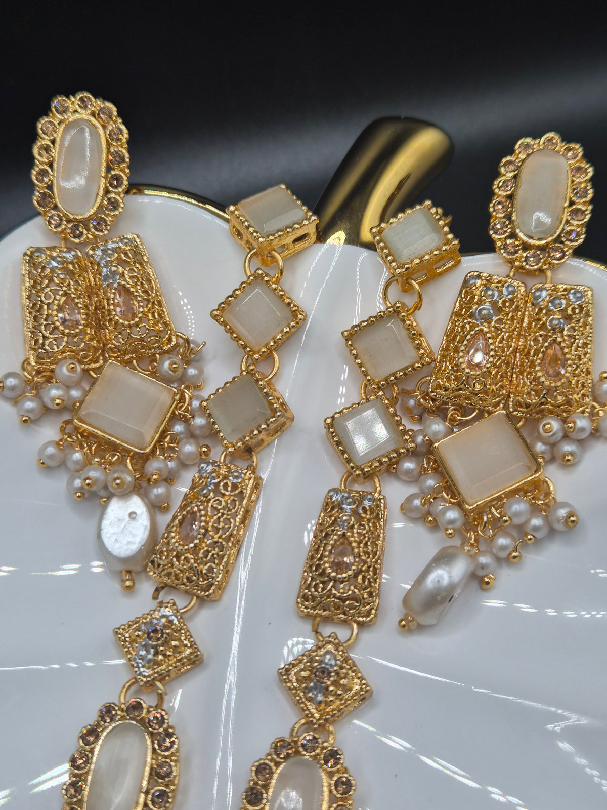 Traditional set