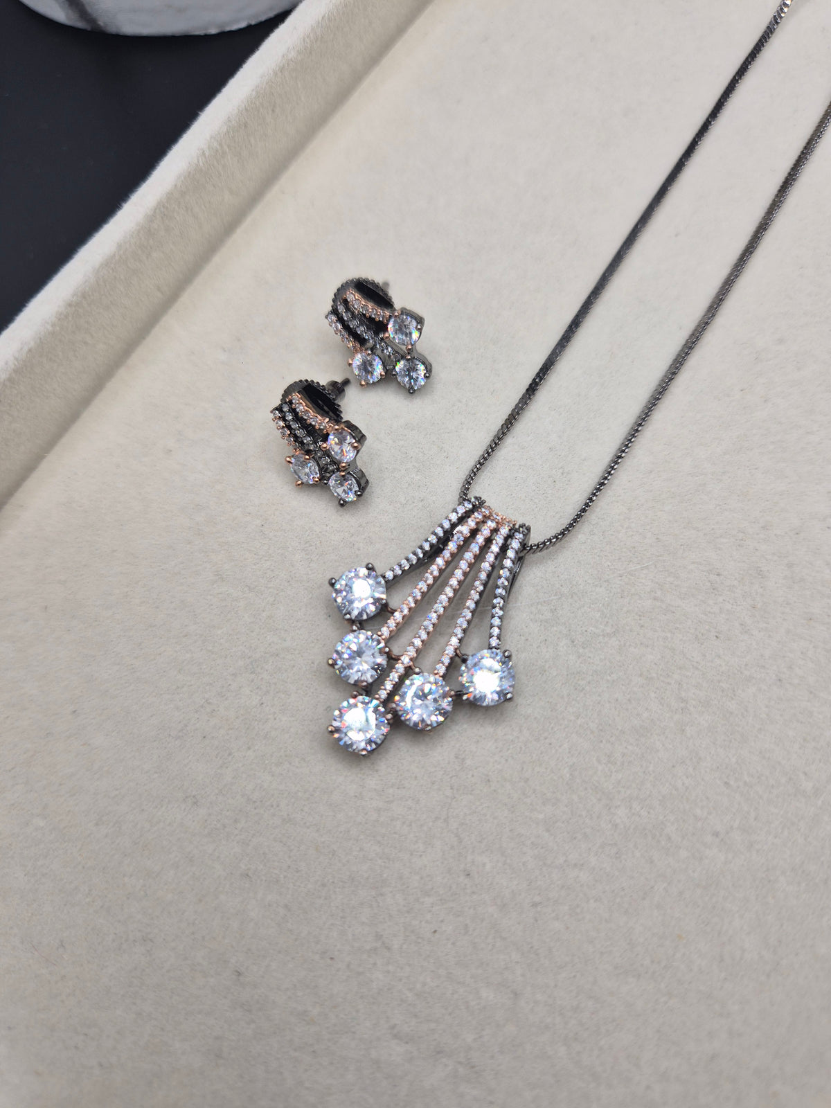 AD Pendant set