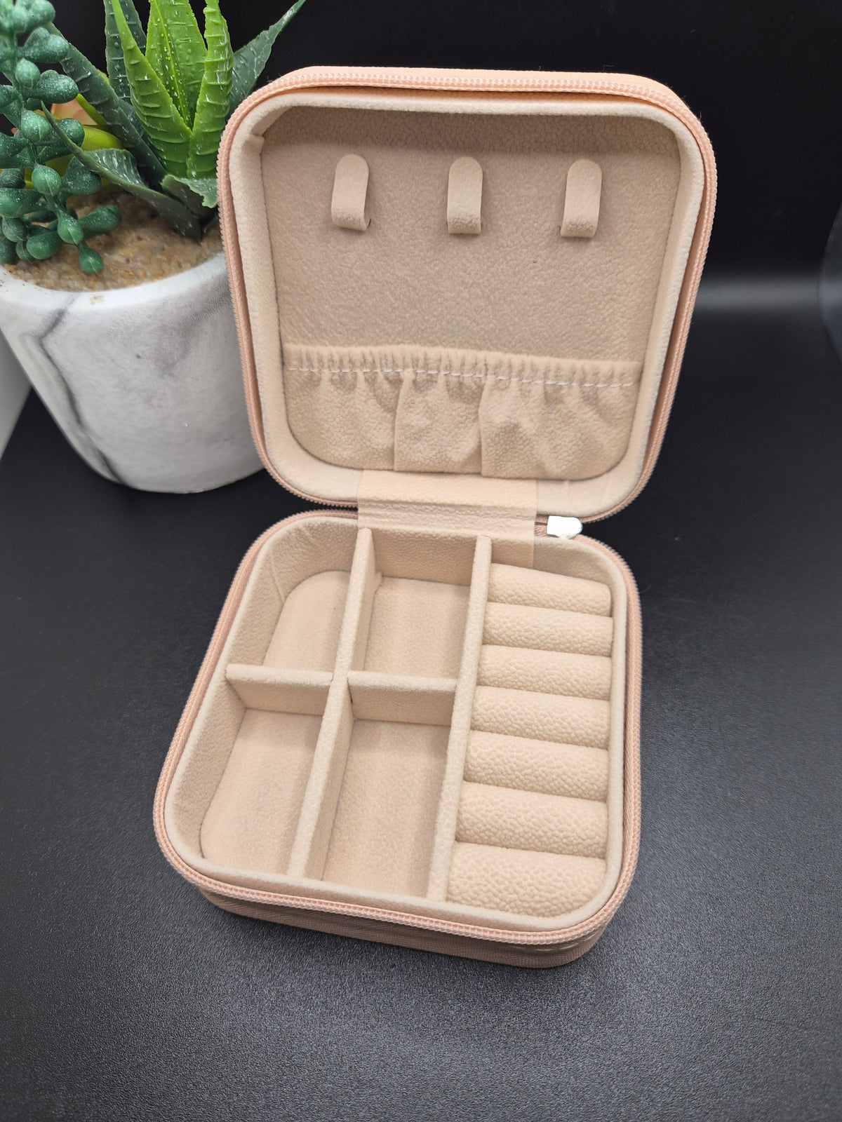 Travel jewlery case